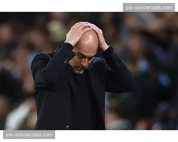 镜头捕捉：瓜迪奥拉与西蒙尼在场边激烈争论，第四官员介入调停